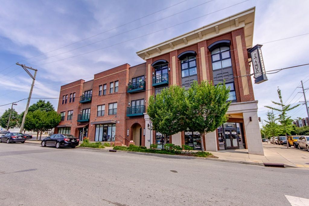 1015 Fatherland St Unit: 206