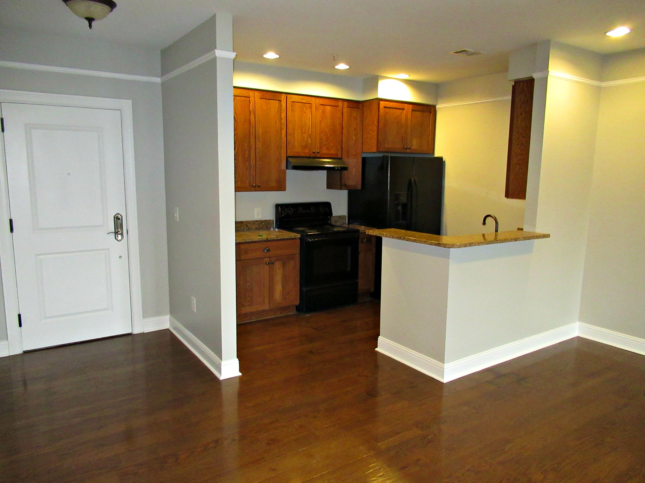 1015 Fatherland St Unit: 206