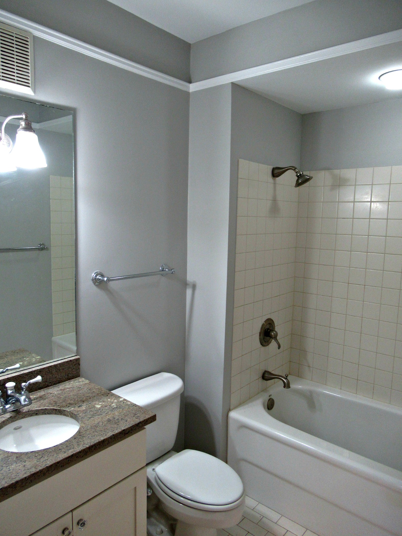 1015 Fatherland St Unit: 206