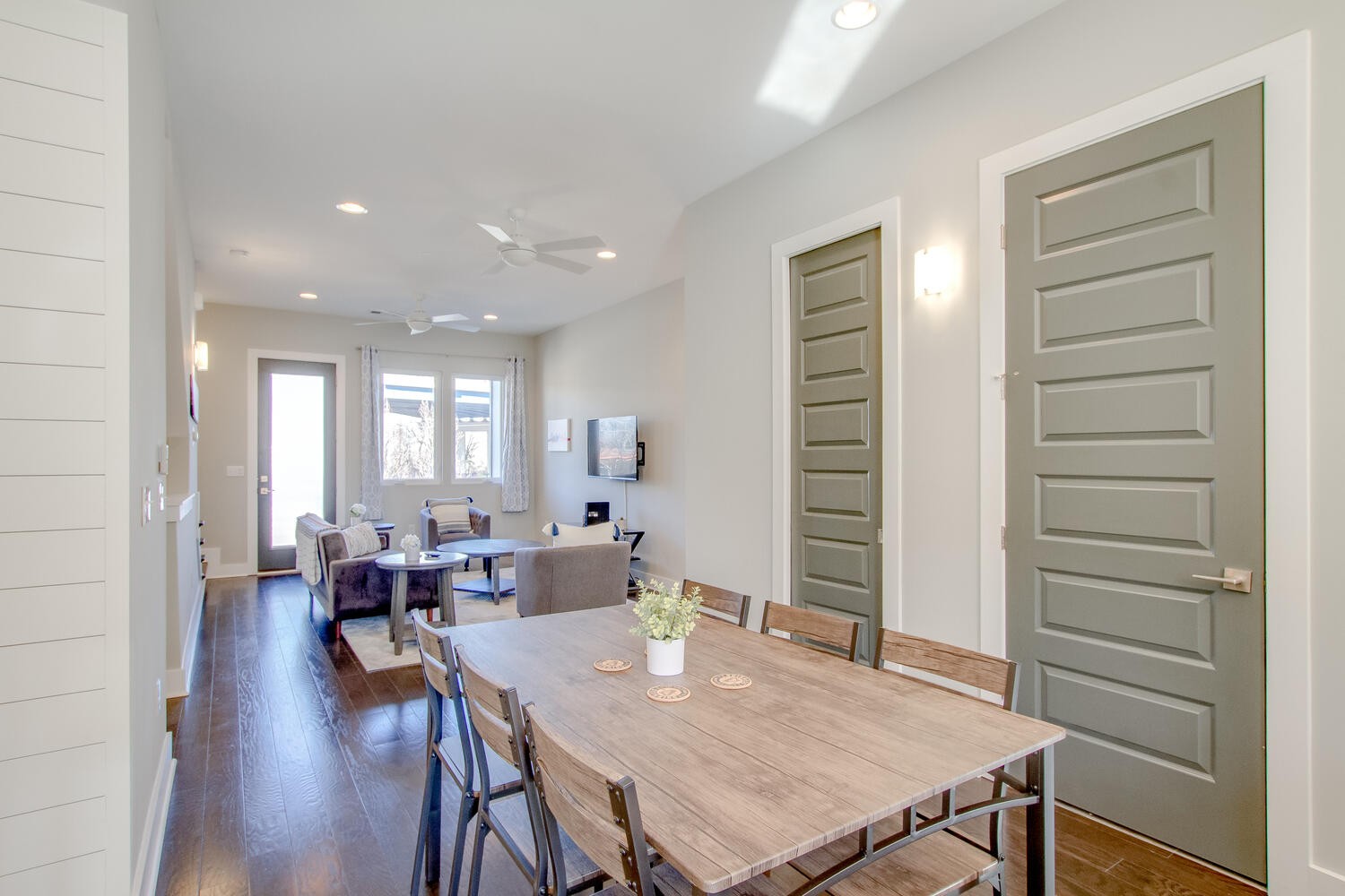 2410 Meharry Blvd Unit: 12