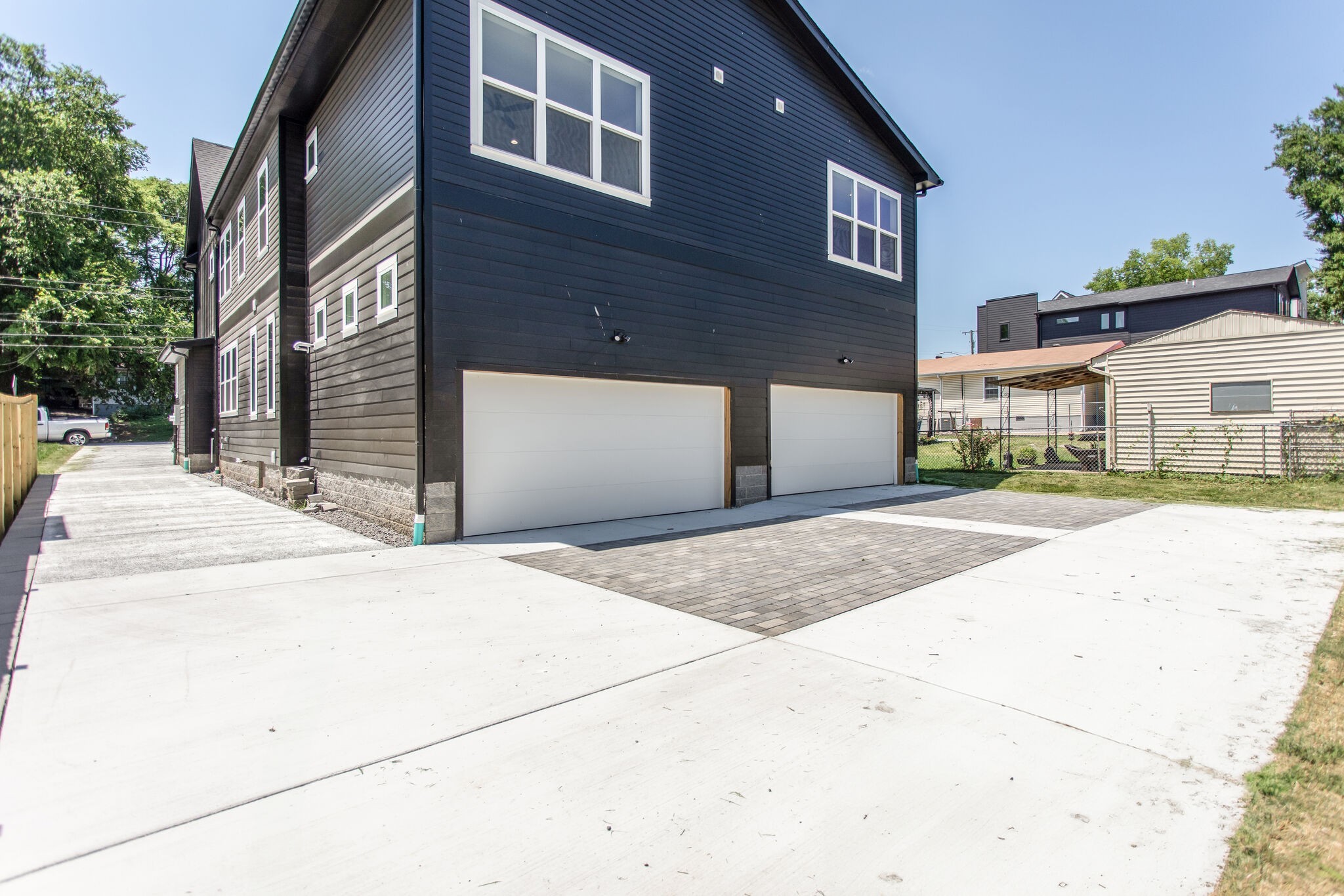 416B Moore Ave