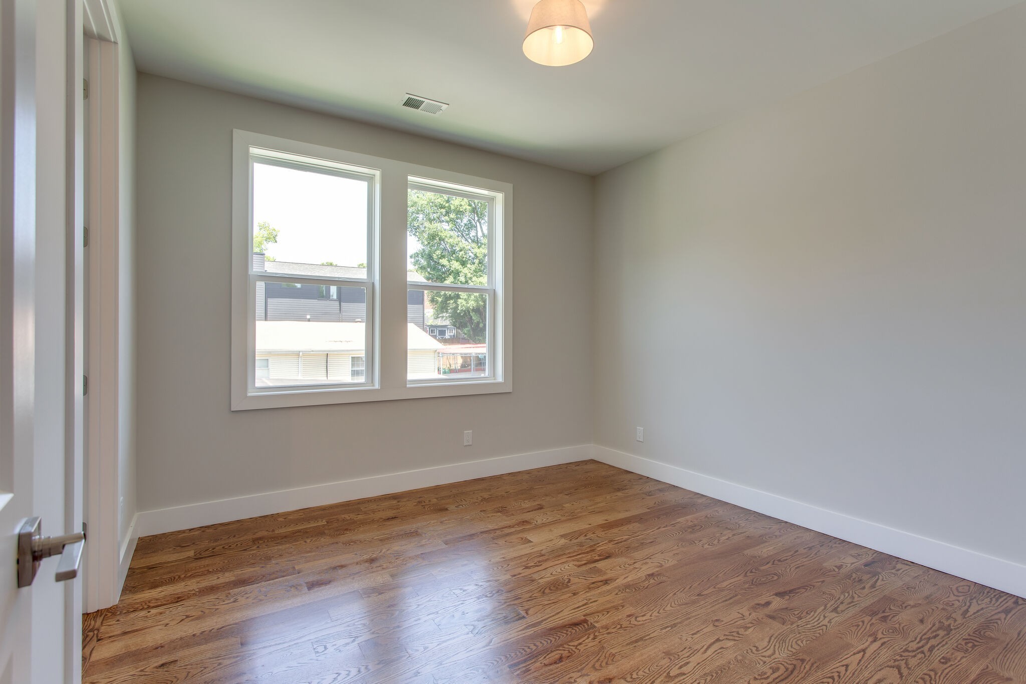 416B Moore Ave