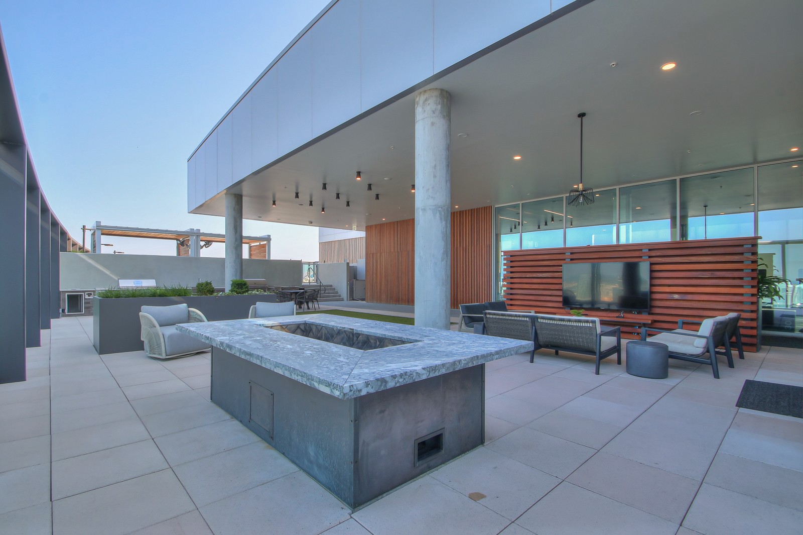 1616 West End Ave Unit: 2401