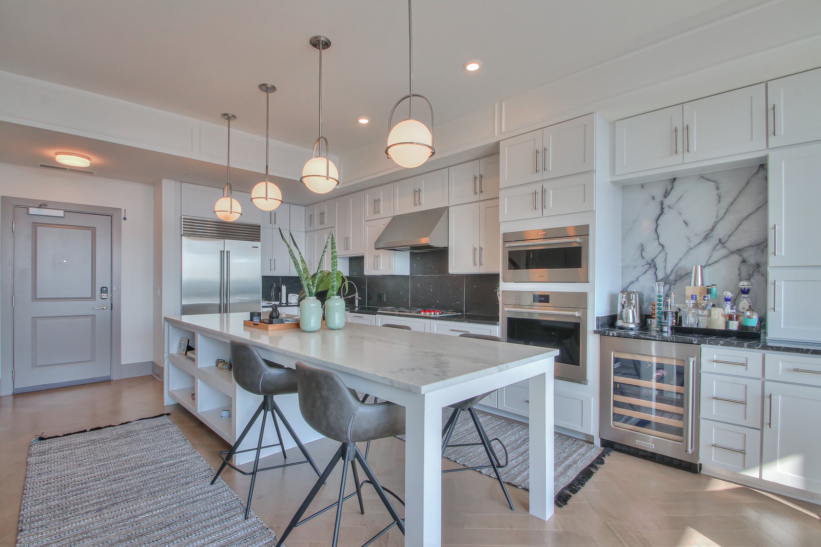 1616 West End Ave Unit: 2401