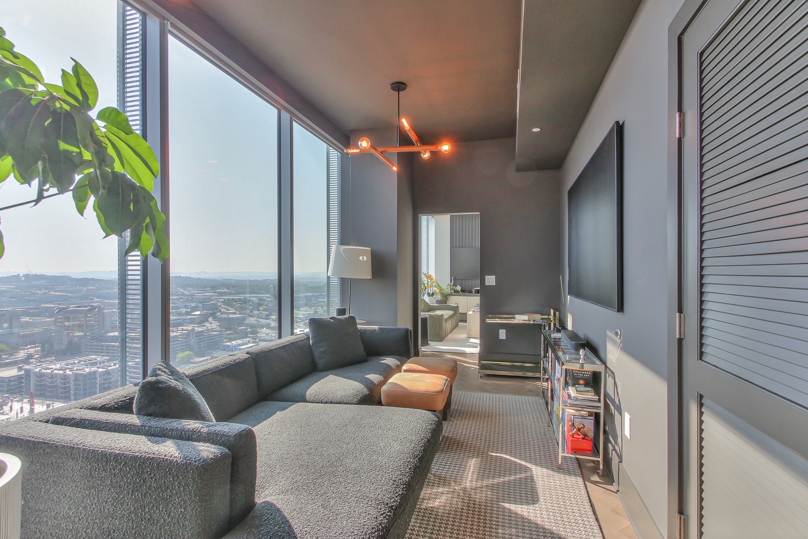 1616 West End Ave Unit: 2401