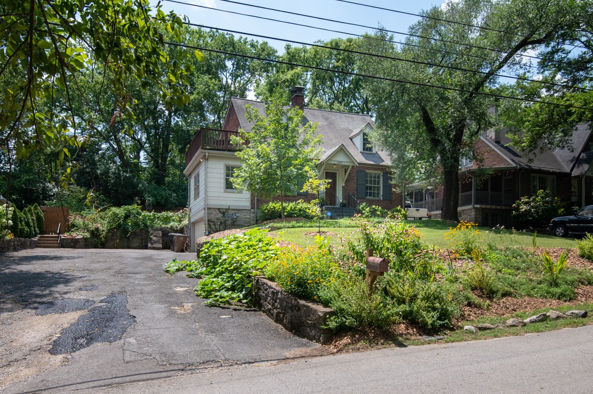 1107 Clayton Ave