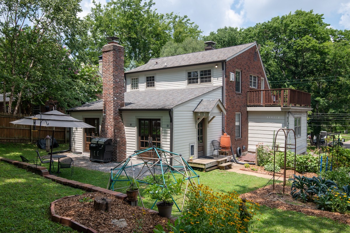 1107 Clayton Ave
