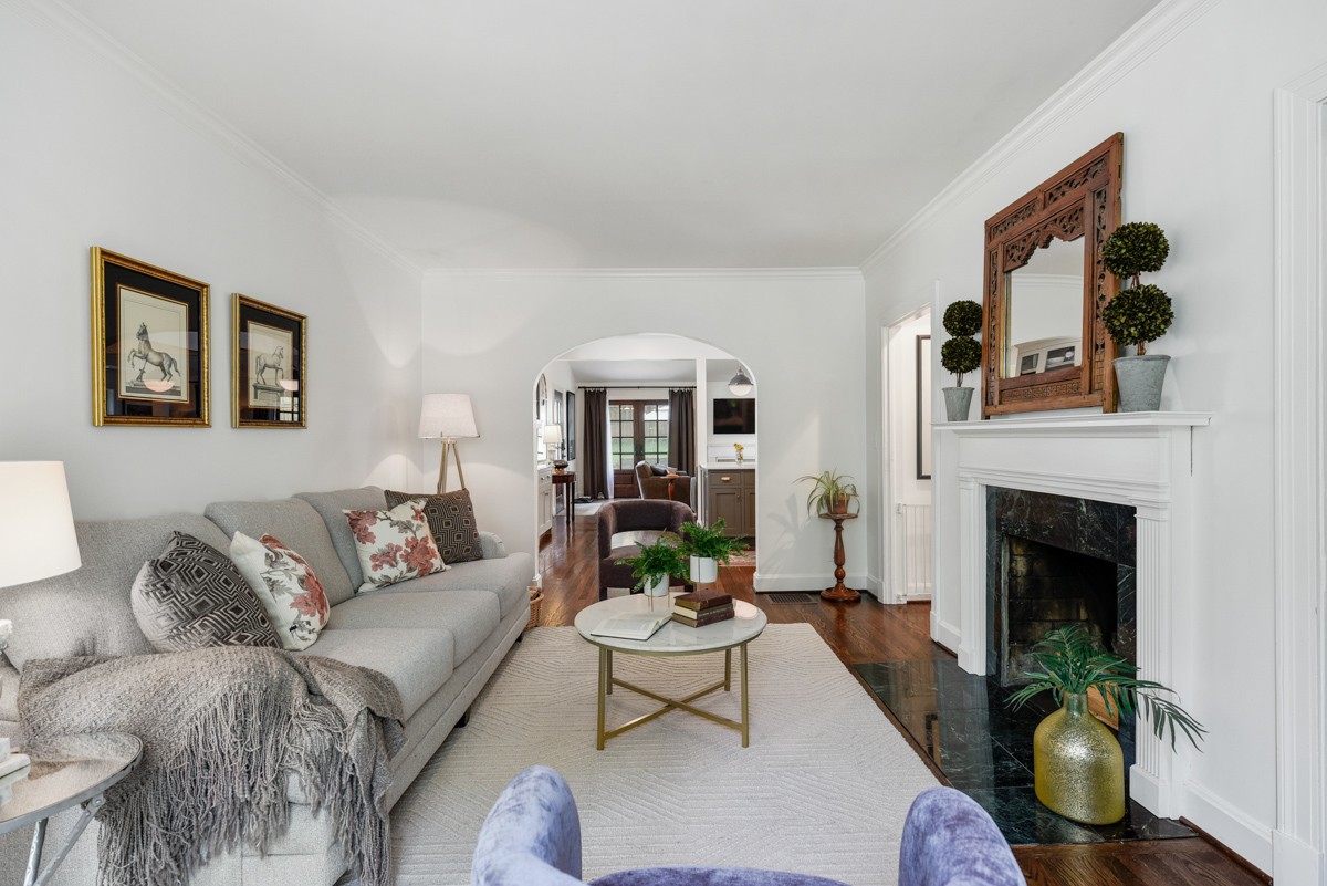 1107 Clayton Ave