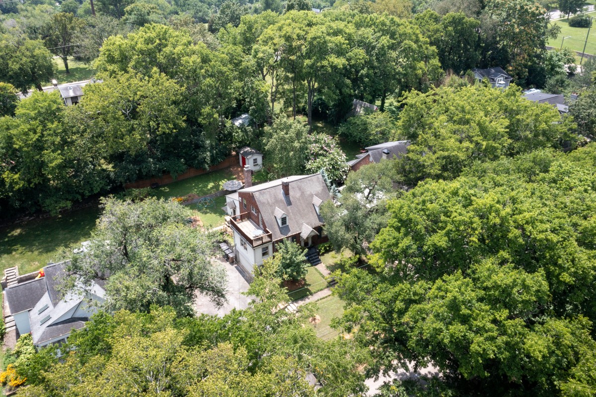 1107 Clayton Ave