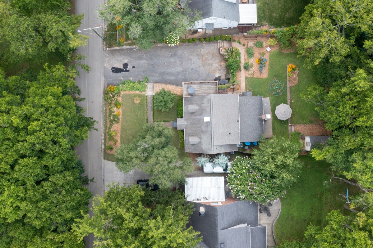 1107 Clayton Ave