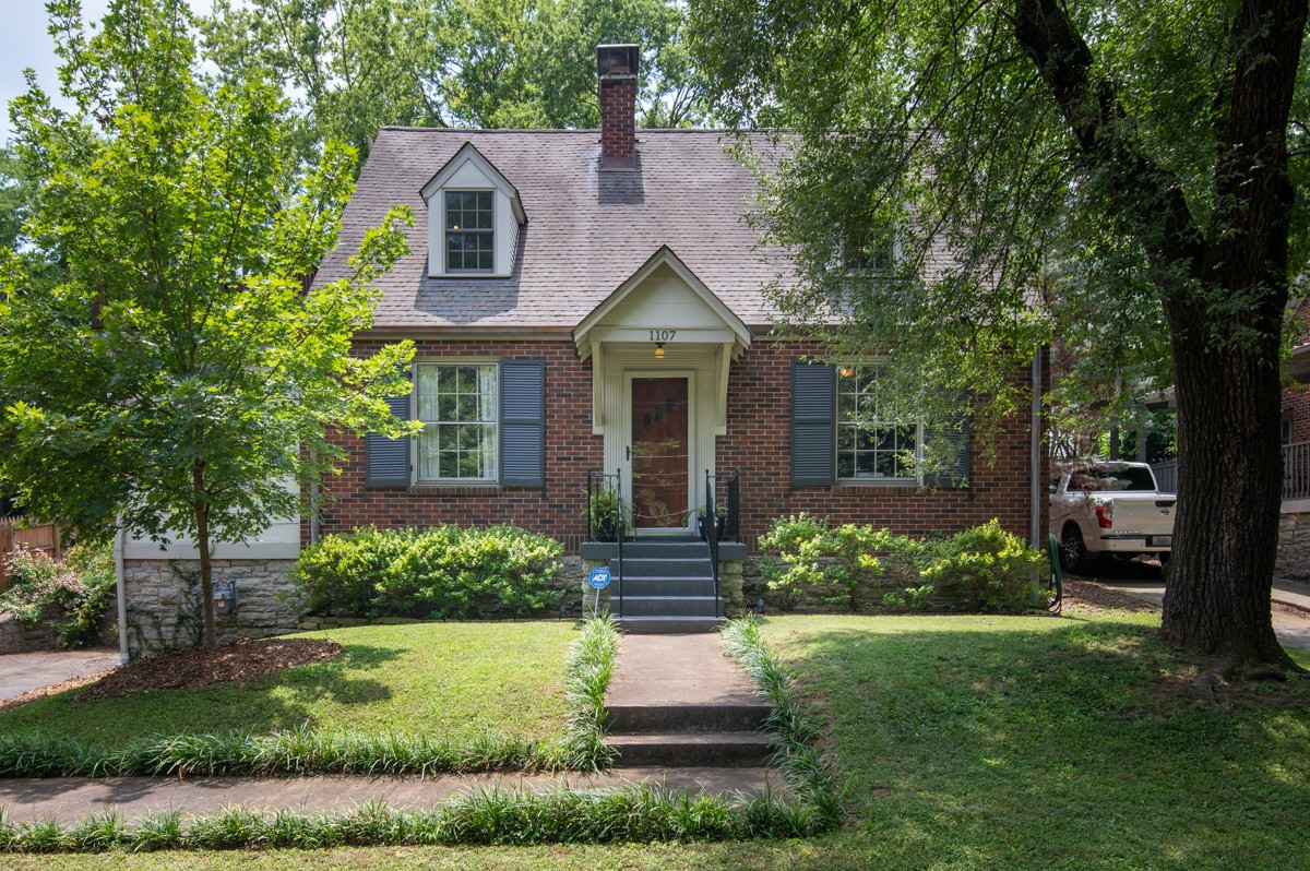 1107 Clayton Ave