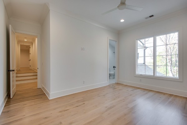 1517 Lone Oak Cir