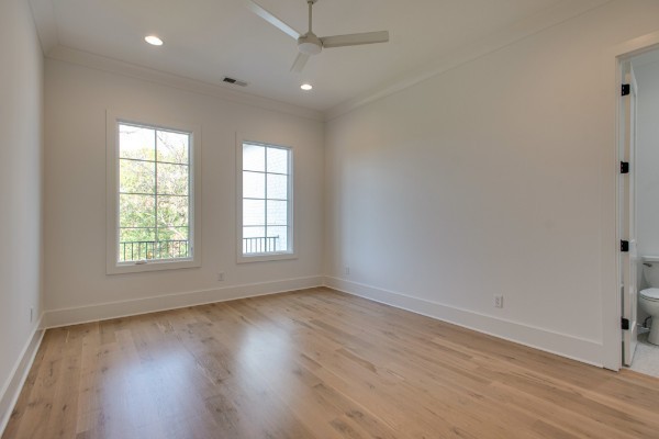 1517 Lone Oak Cir