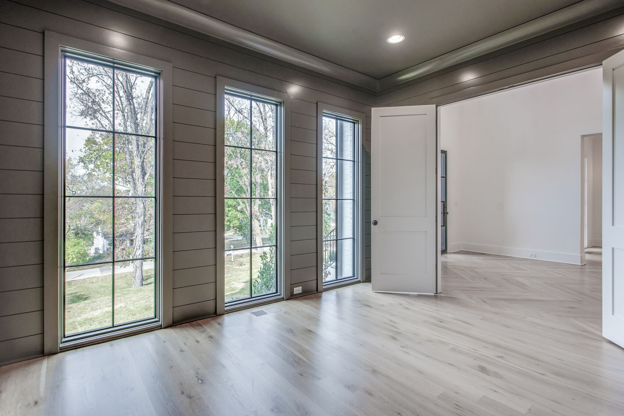 1517 Lone Oak Cir