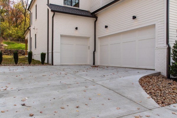 1517 Lone Oak Cir