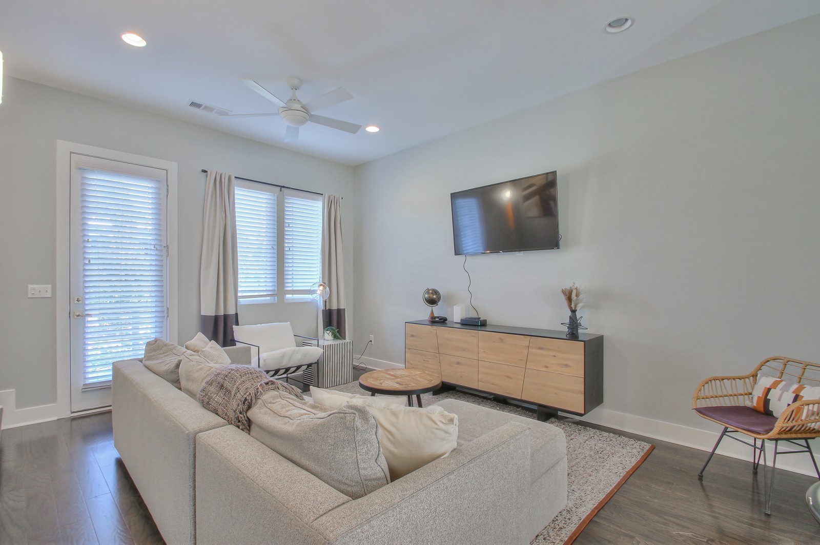 2410 Meharry Blvd Unit: 8