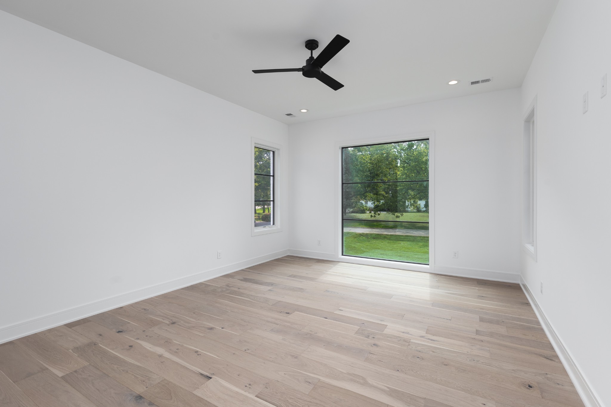 1018 Grassland Ln