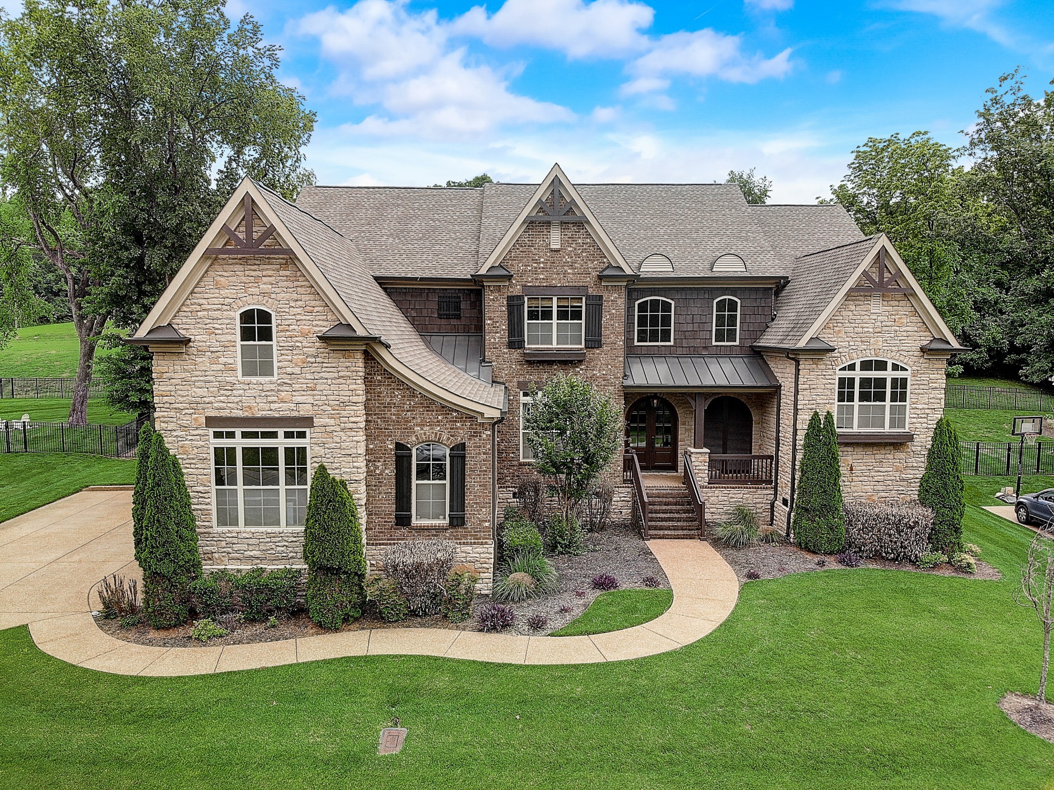 3122 Butternut Dr