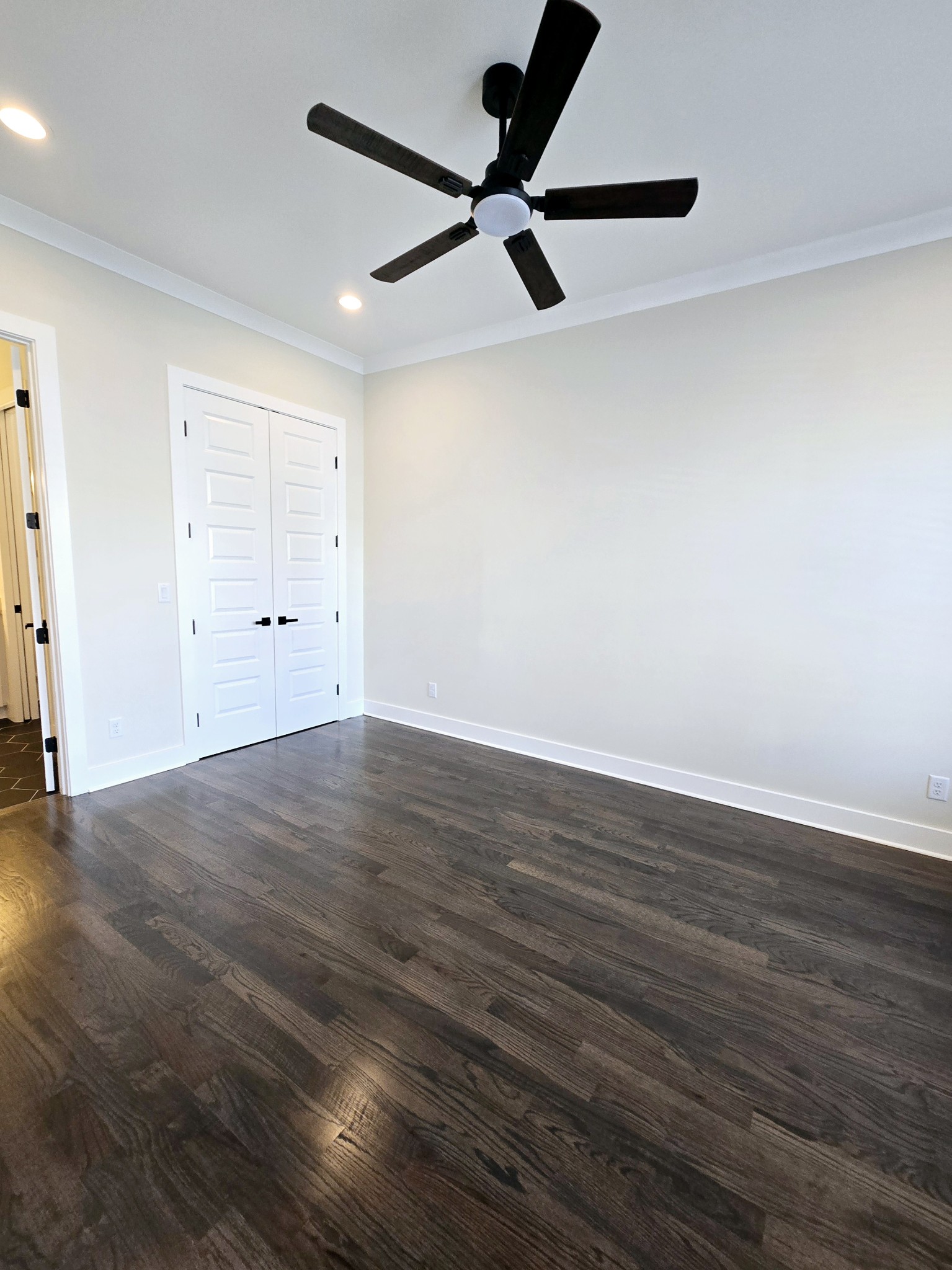 906A Elvira Ave