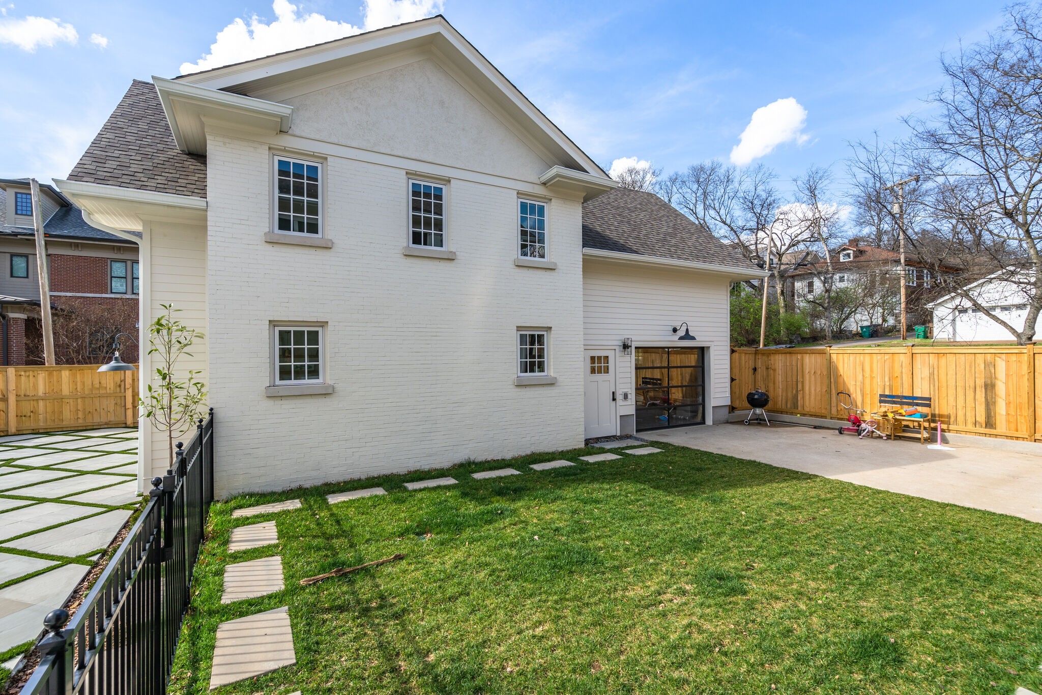 2509 Oakland Ave