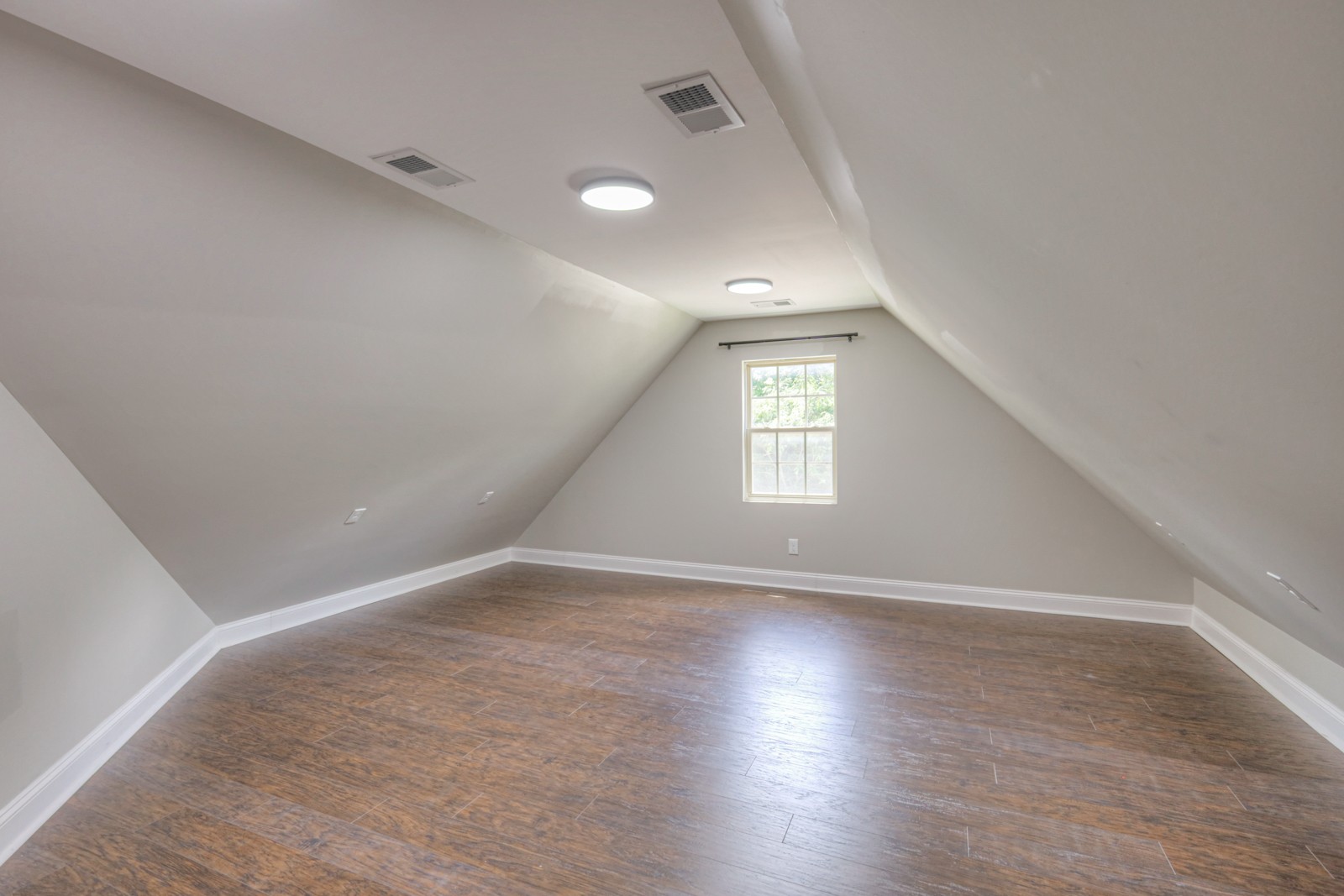 5114 Myra Dr