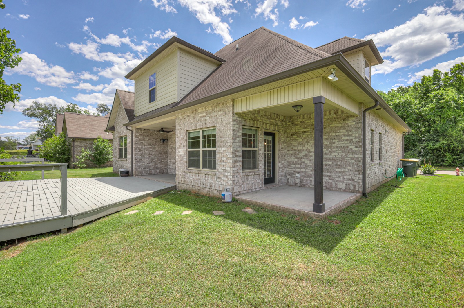 5114 Myra Dr