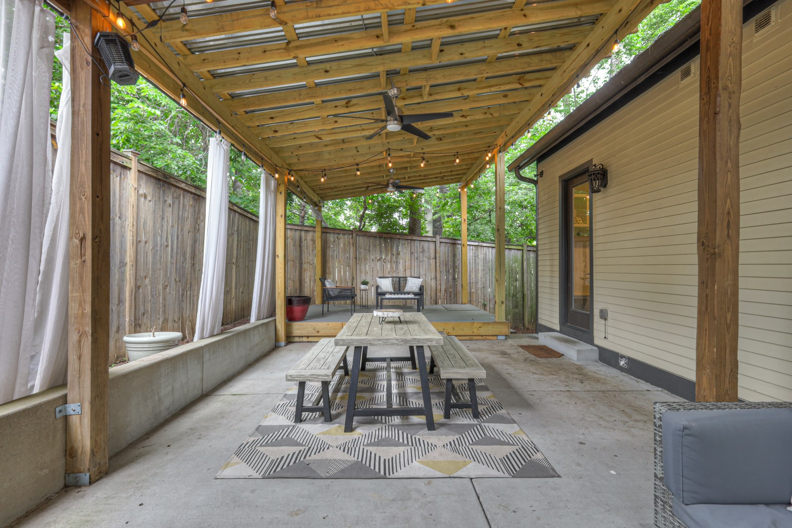 1315 Lillian St