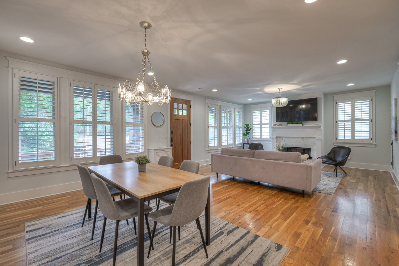 1315 Lillian St