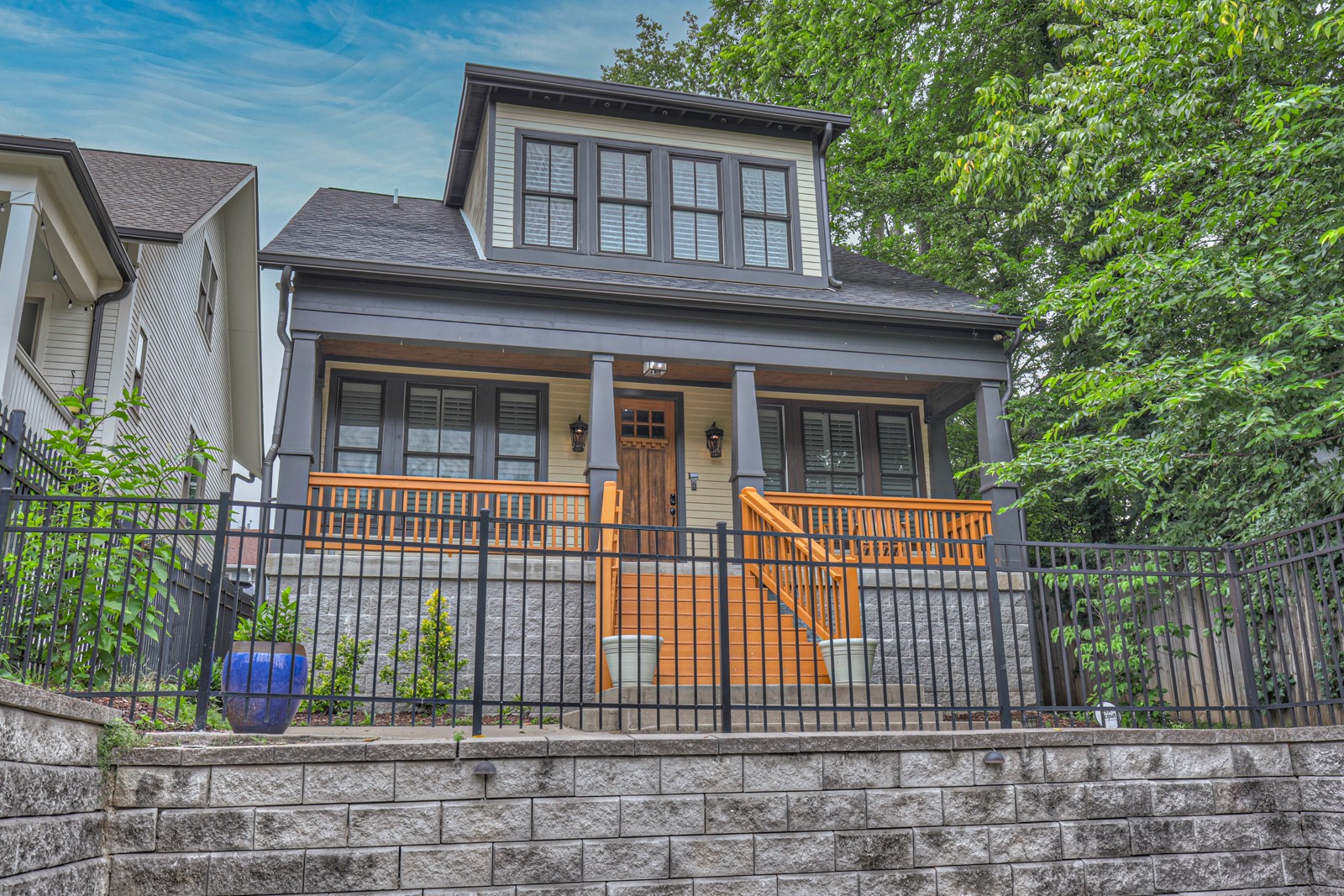 1315 Lillian St