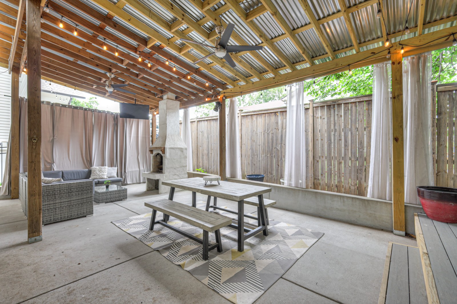 1315 Lillian St