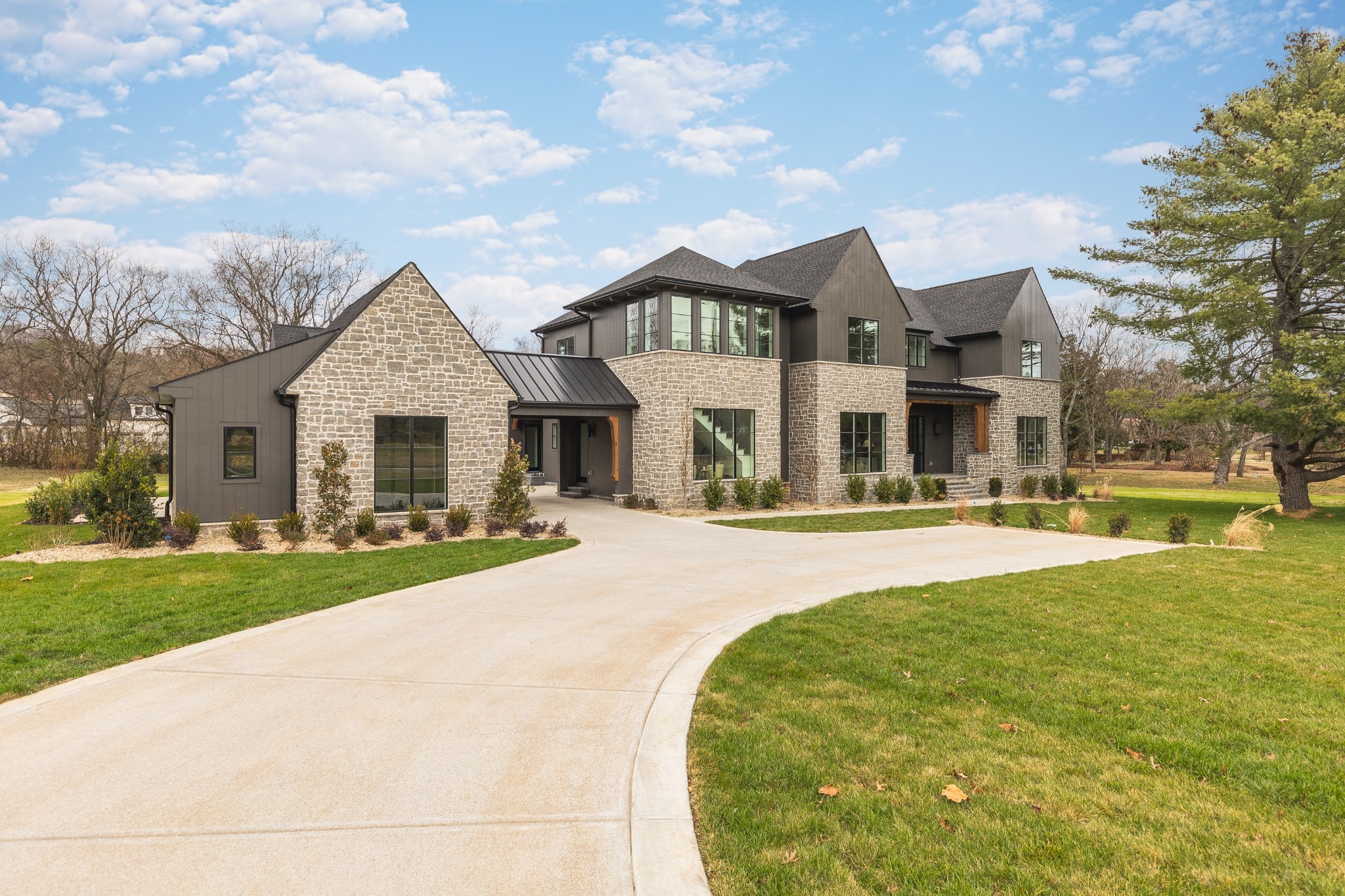 601 Granny White Pike
