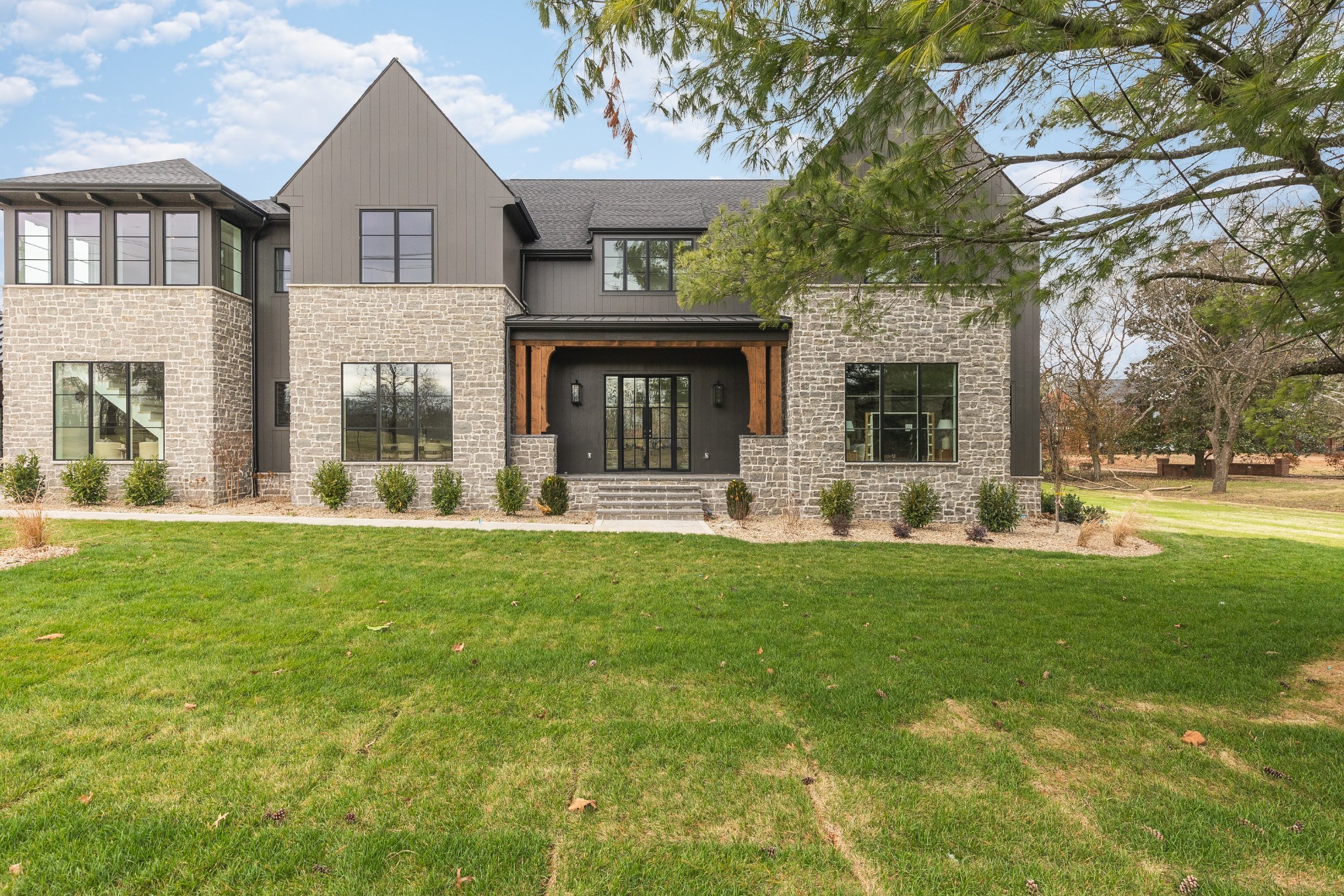 601 Granny White Pike