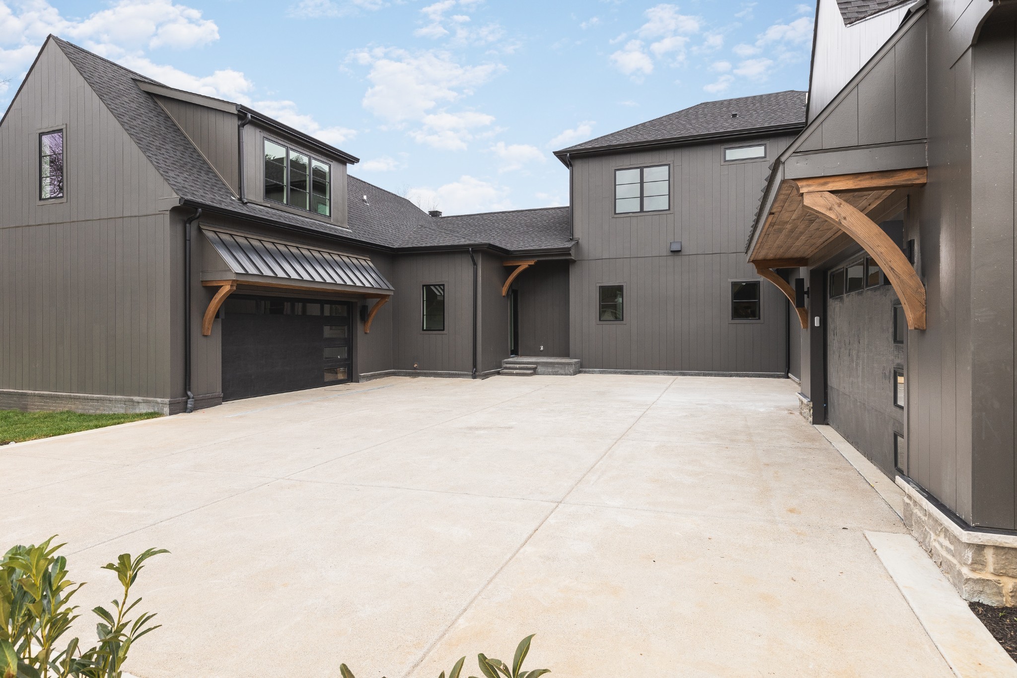 601 Granny White Pike