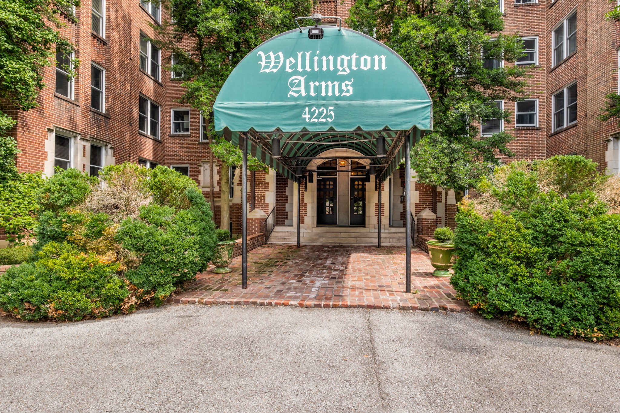 4225 Harding Pike Unit: 305