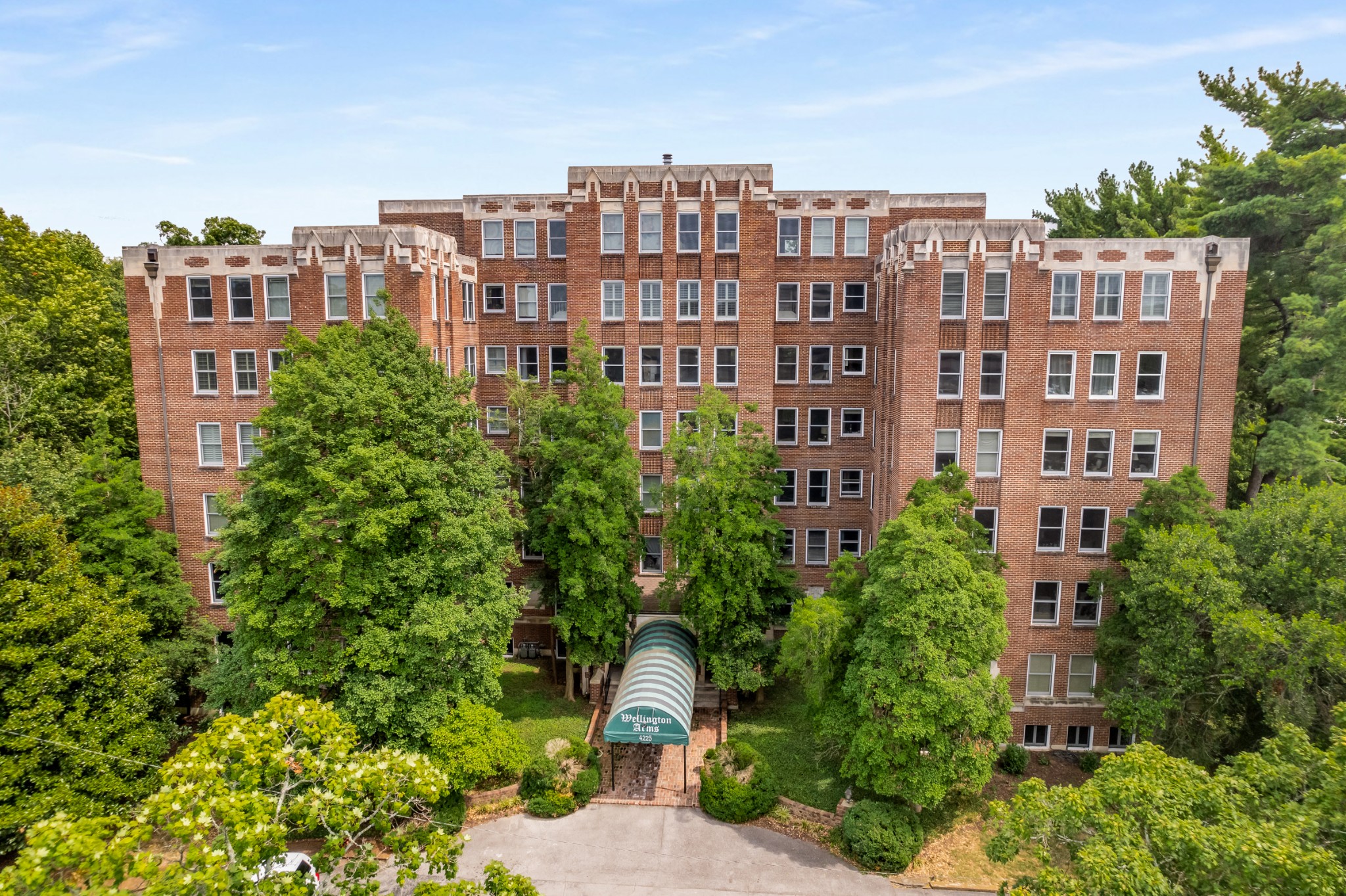 4225 Harding Pike Unit: 305