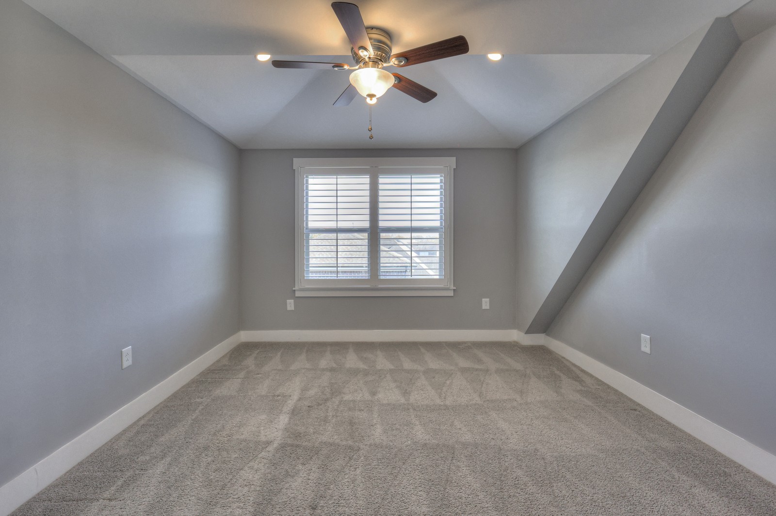 125 Paddock Place Dr