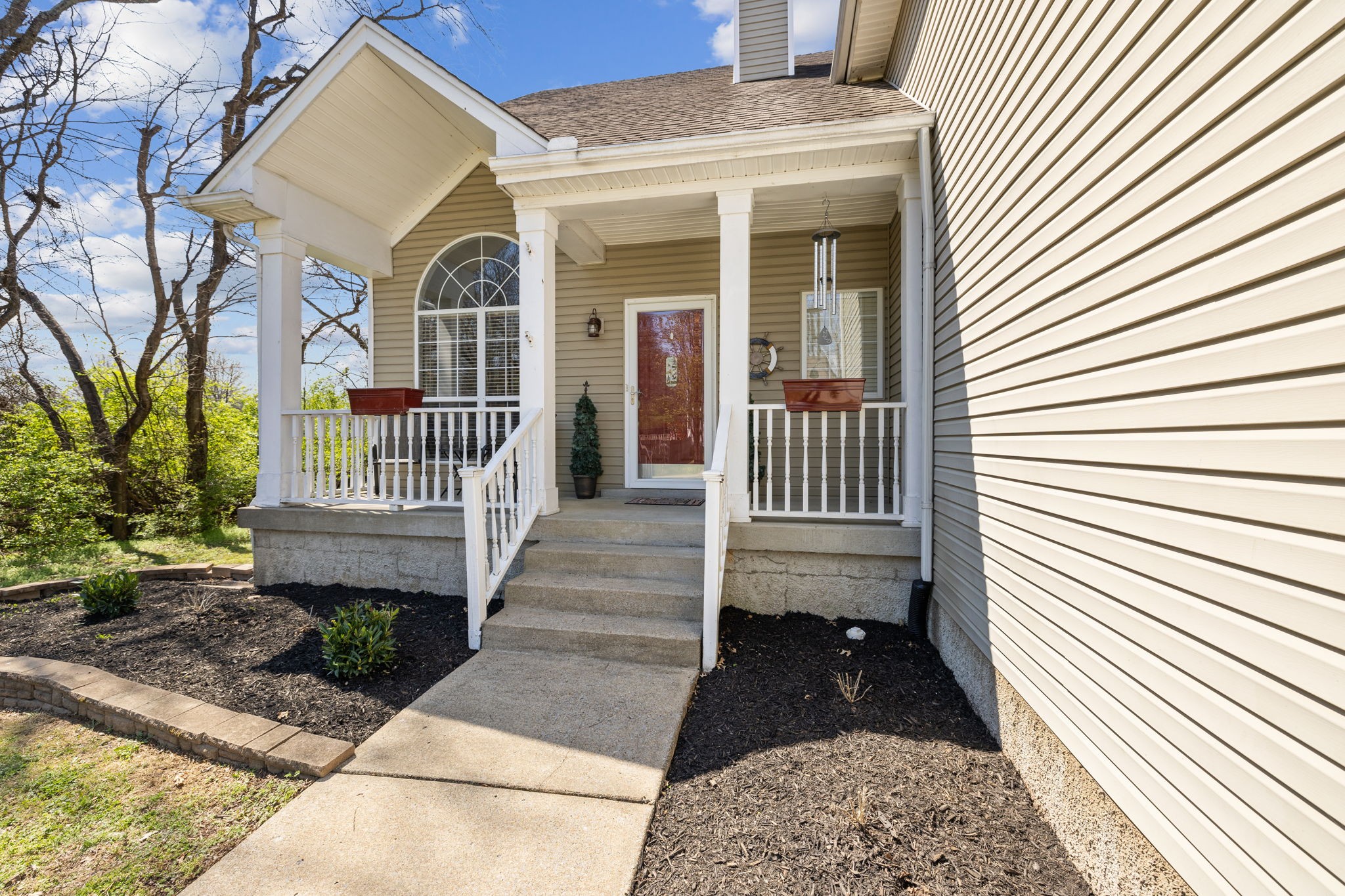 104 Parkwood Ln