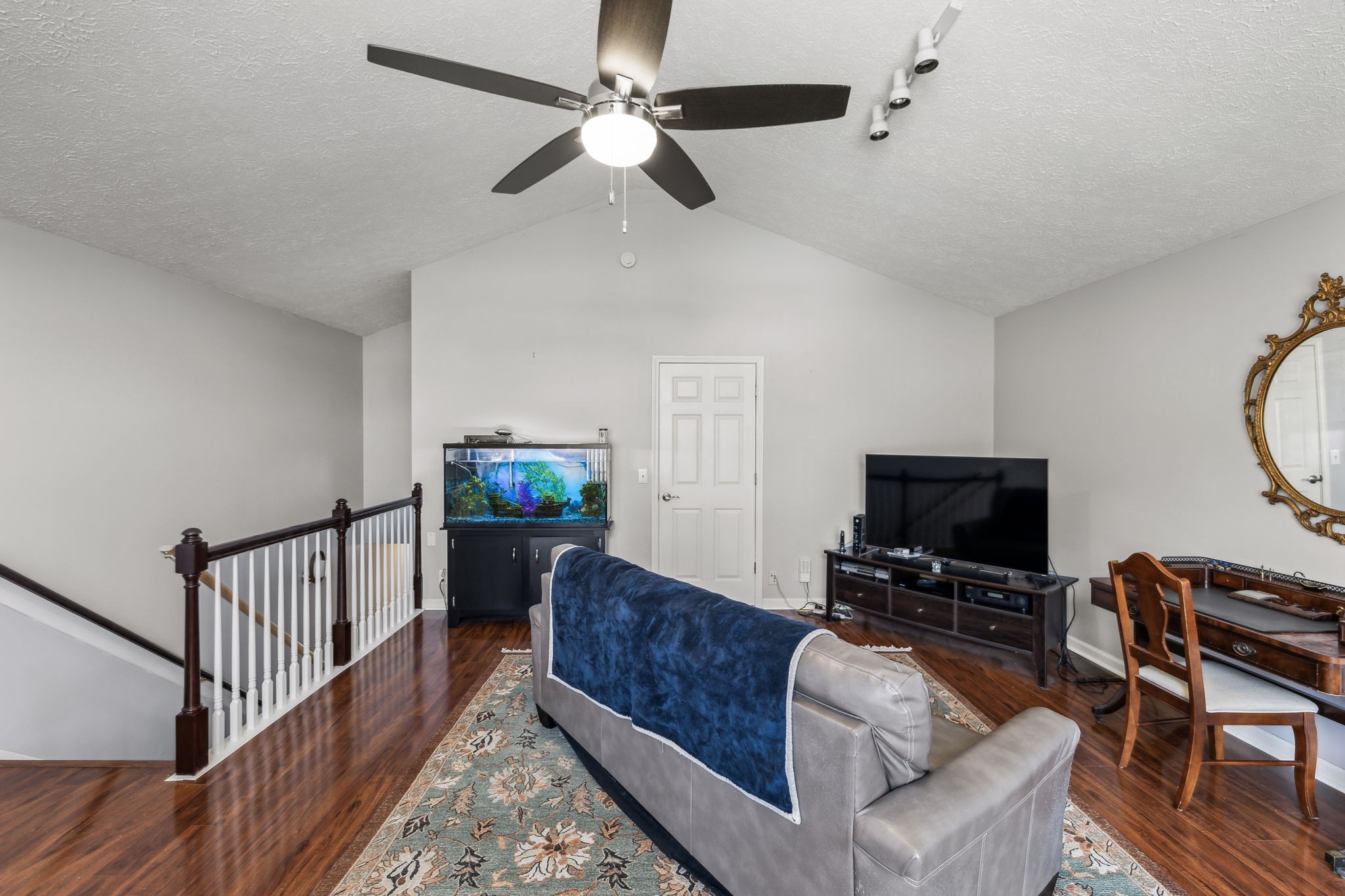 104 Parkwood Ln