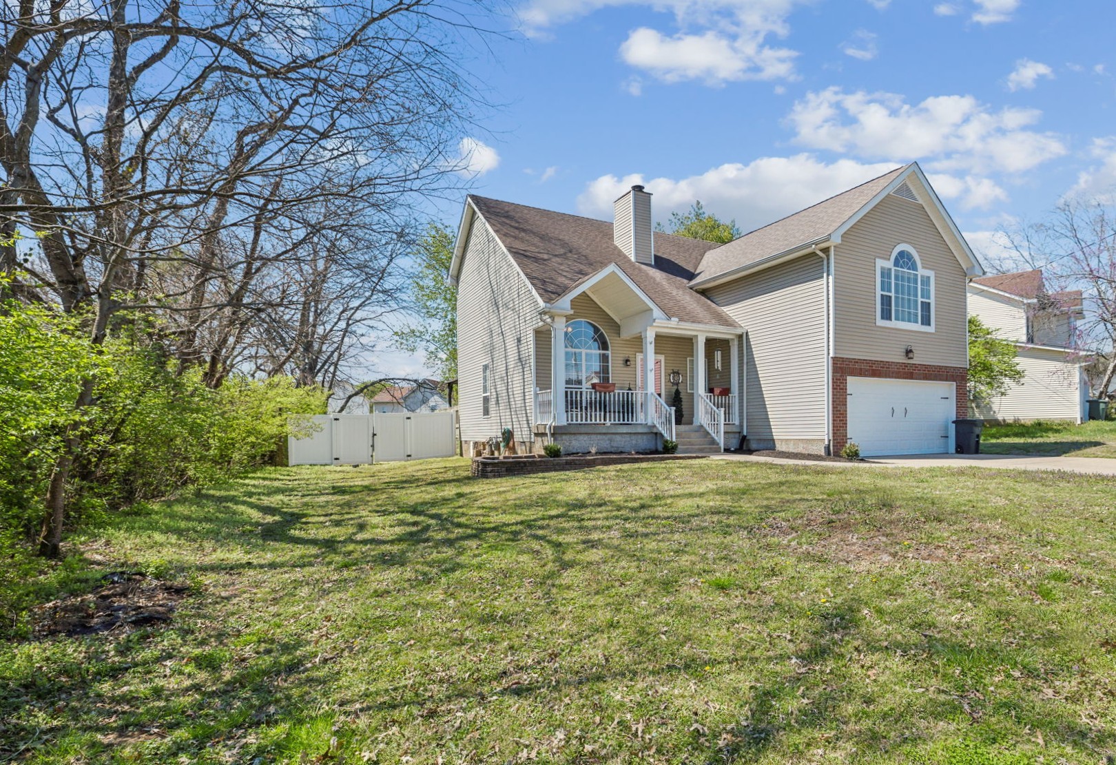 104 Parkwood Ln