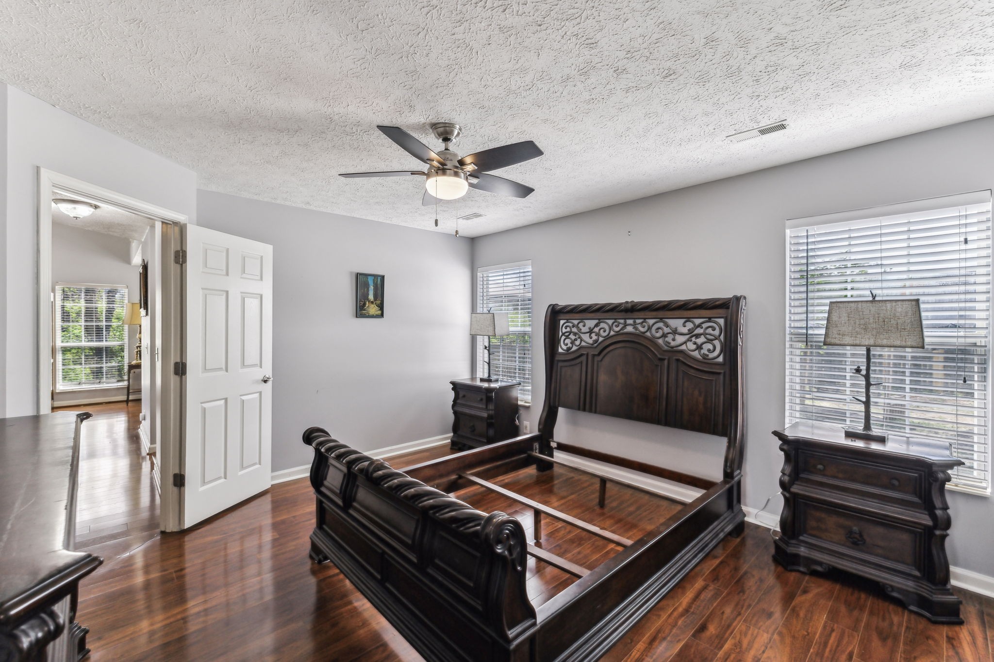 104 Parkwood Ln