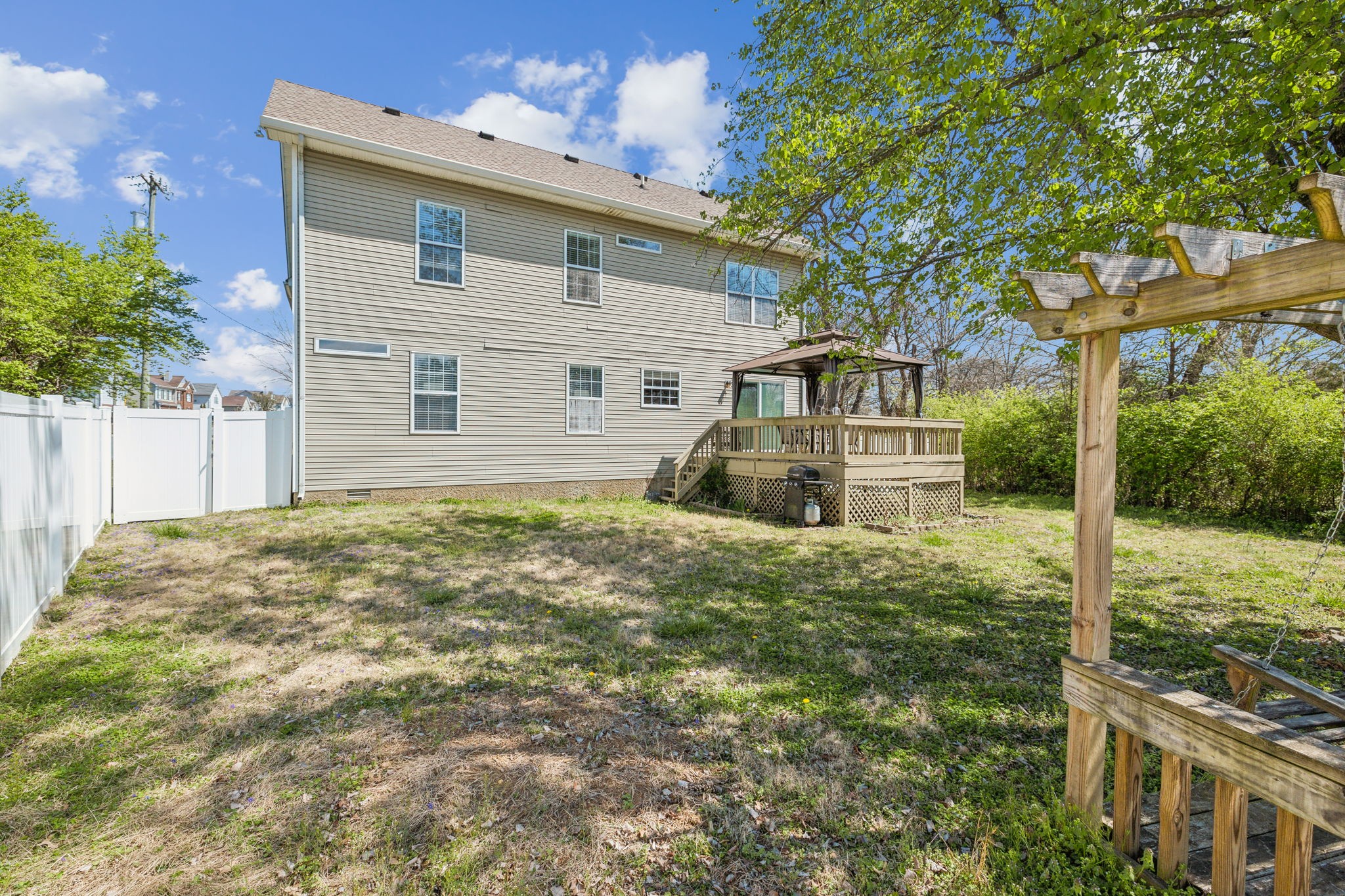104 Parkwood Ln