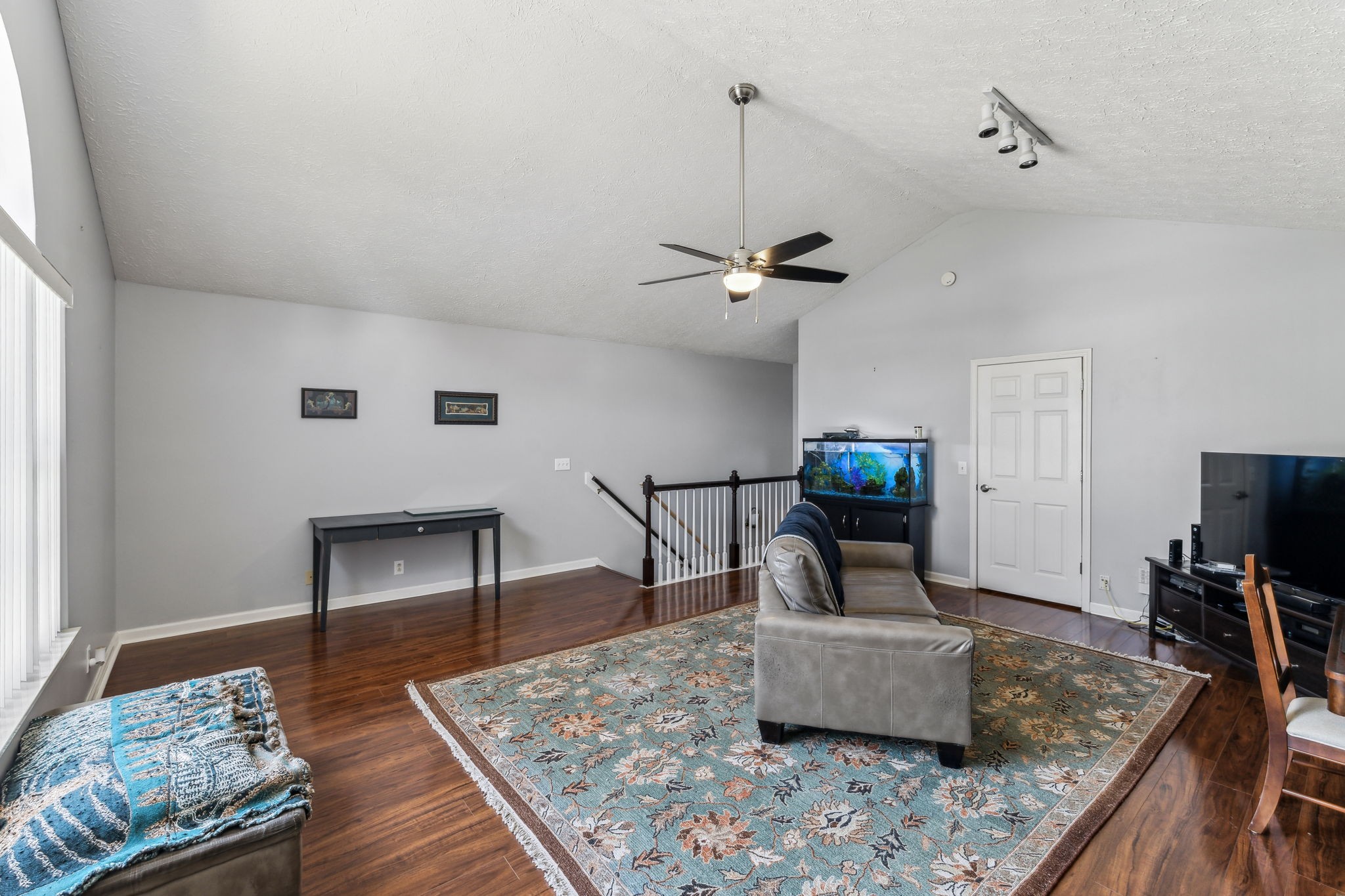 104 Parkwood Ln