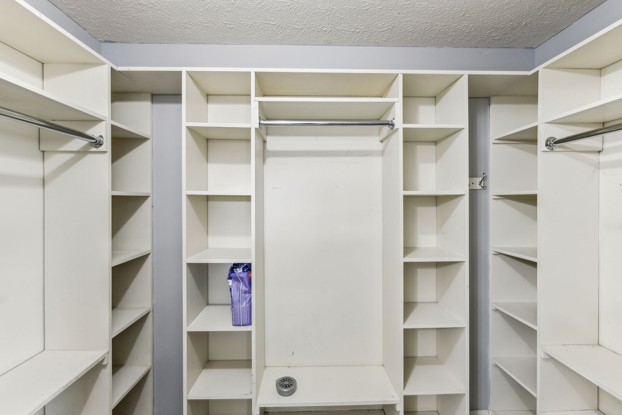 104 Parkwood Ln
