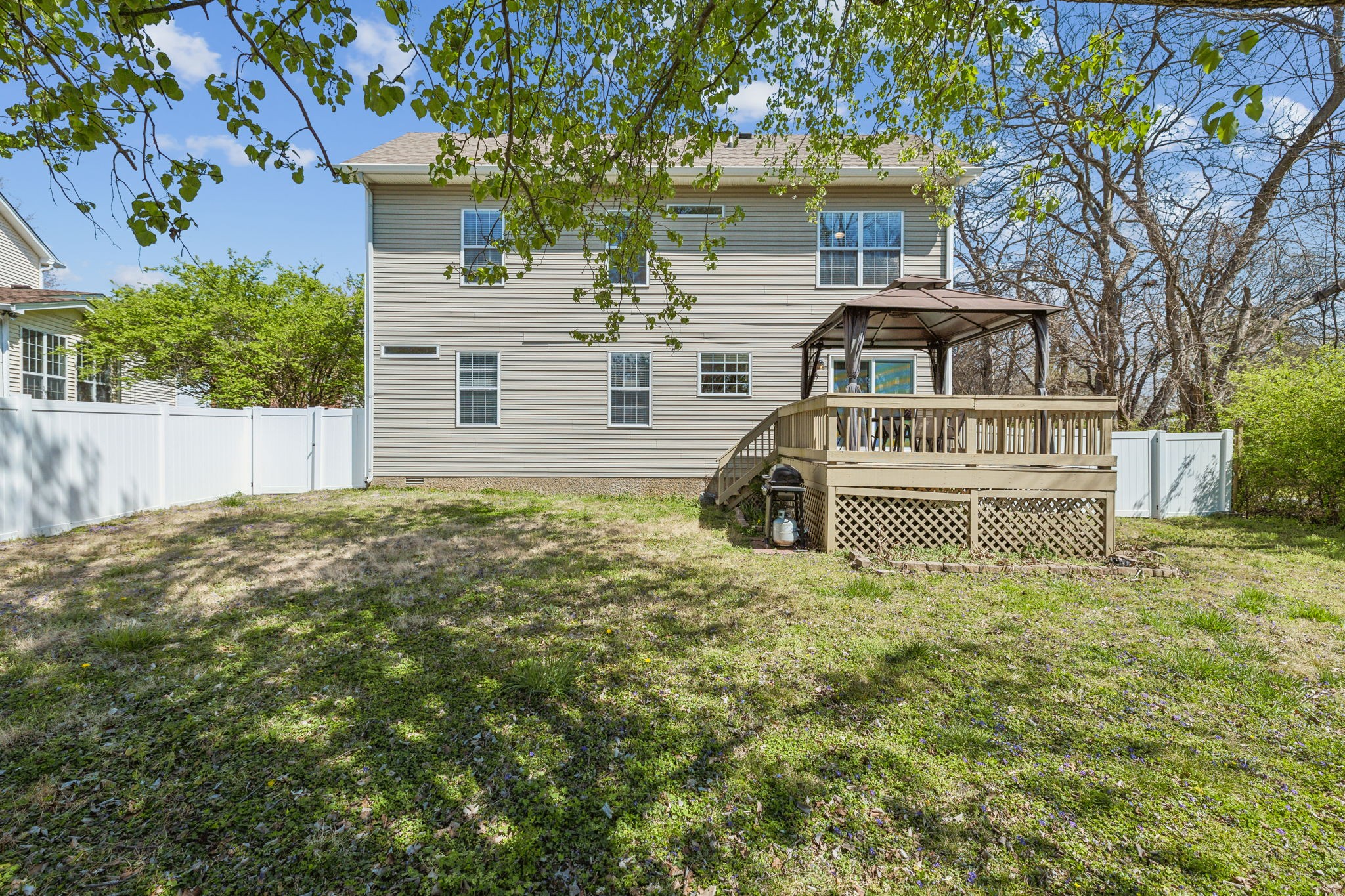 104 Parkwood Ln