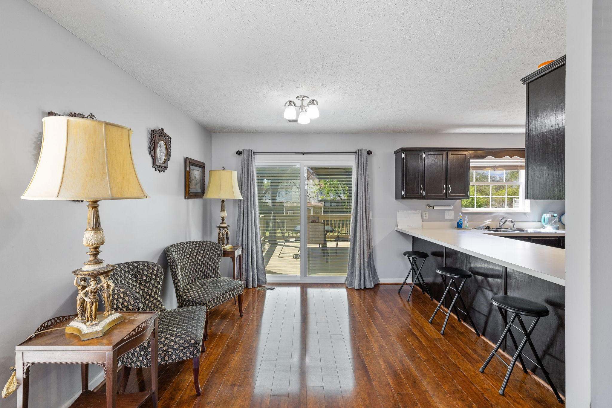 104 Parkwood Ln