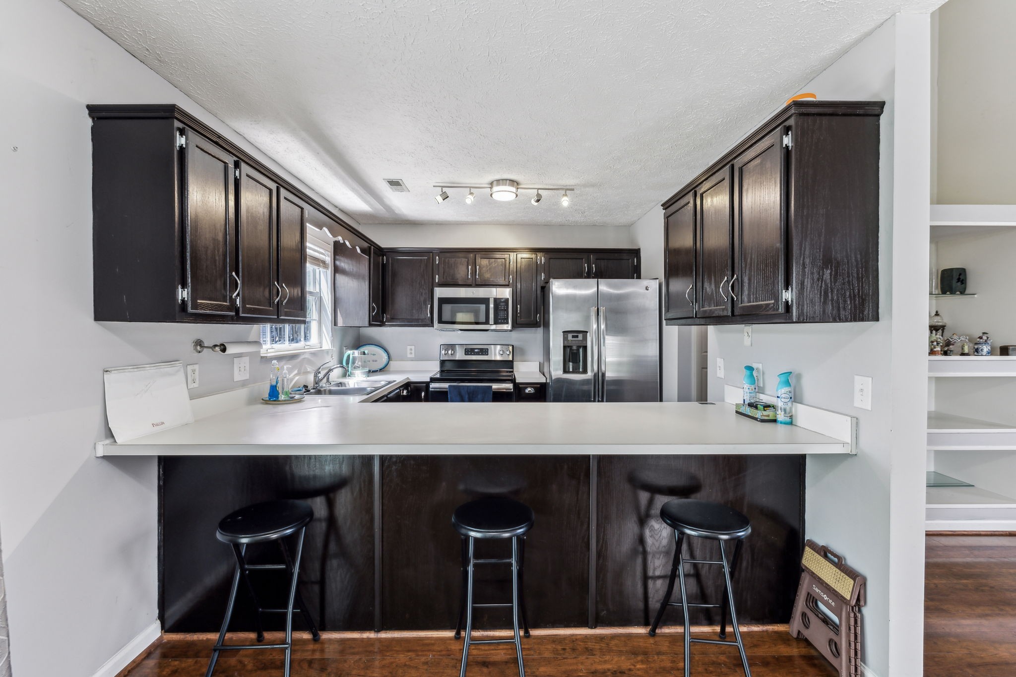104 Parkwood Ln