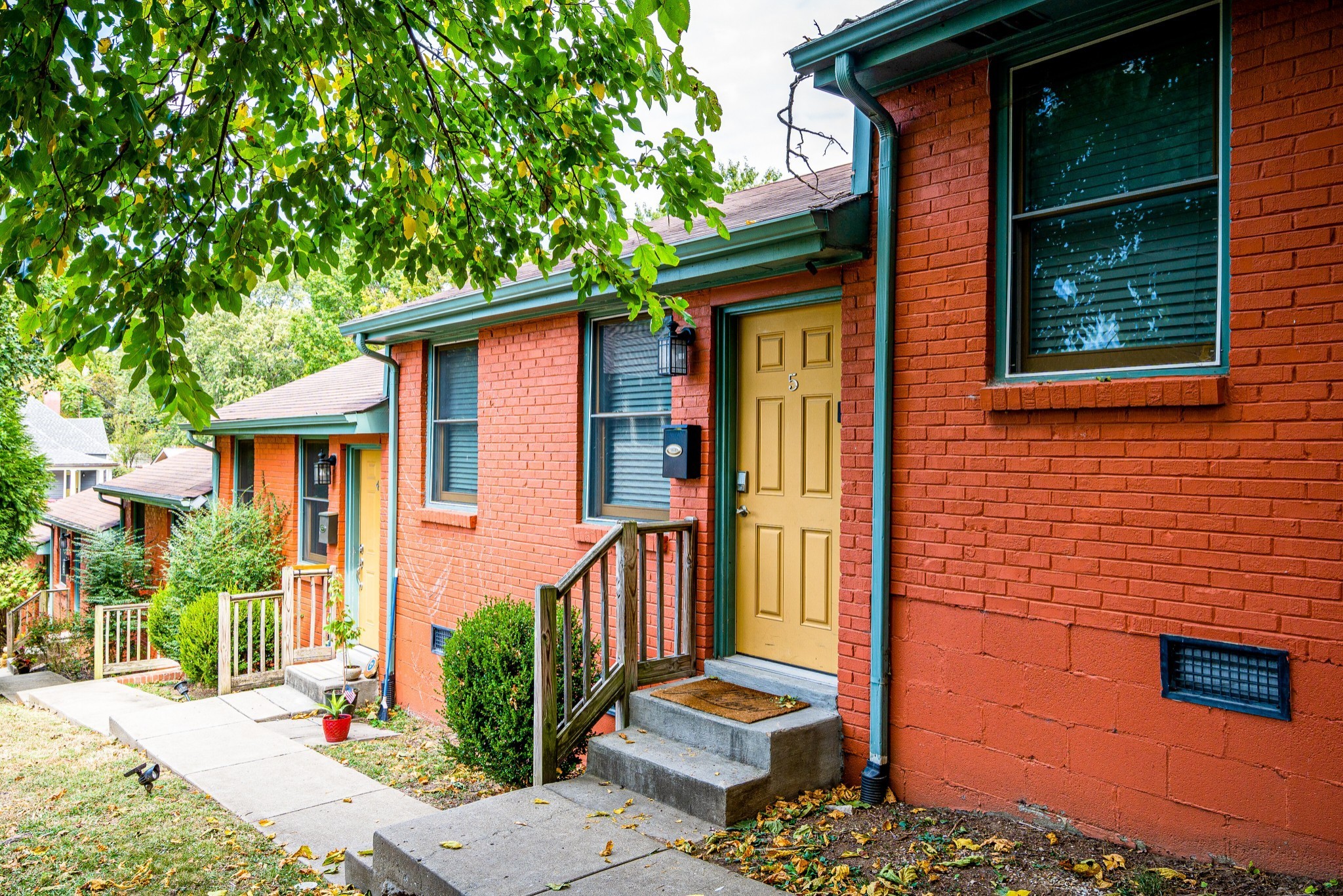 818 Fatherland St Unit: 5