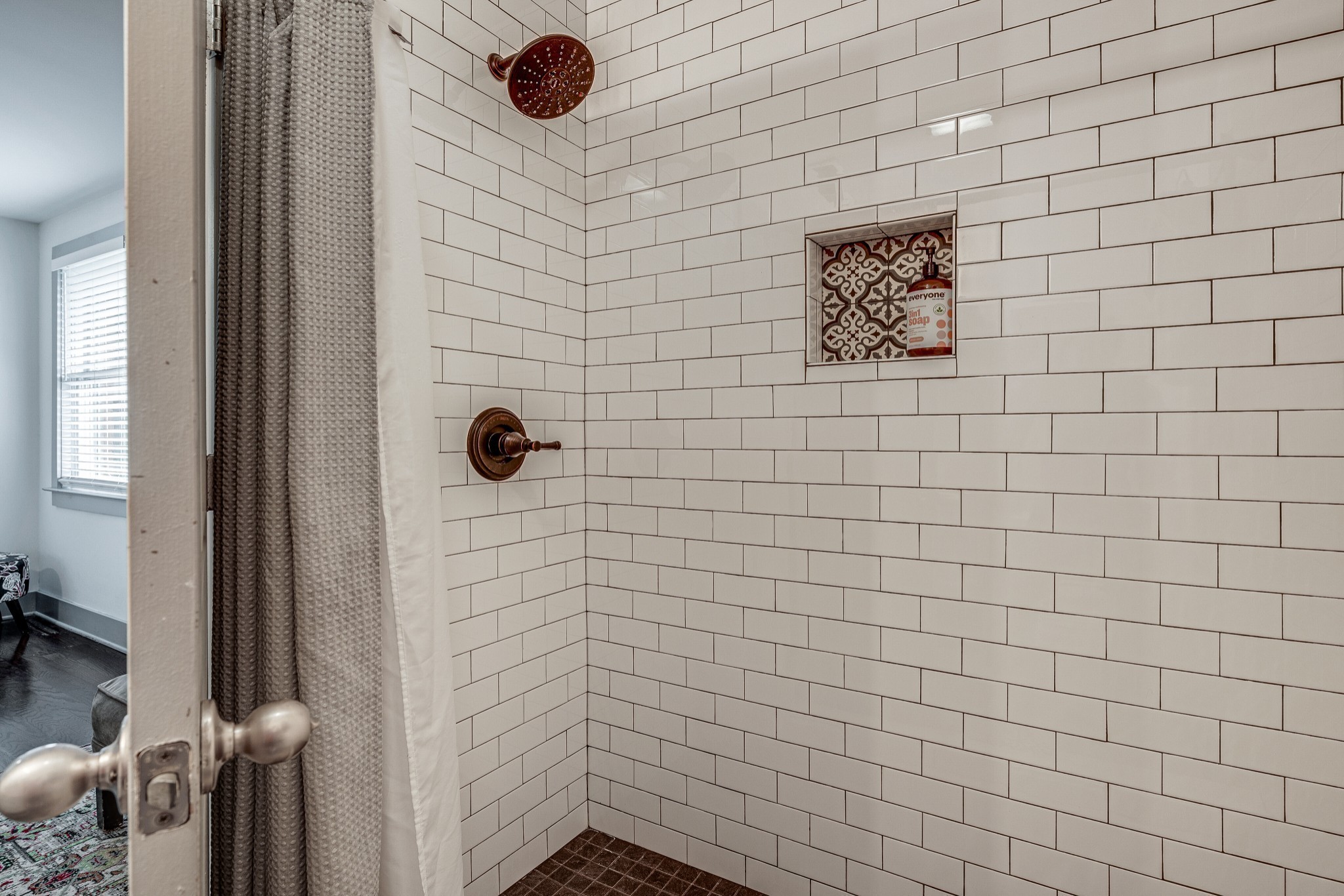 818 Fatherland St Unit: 5