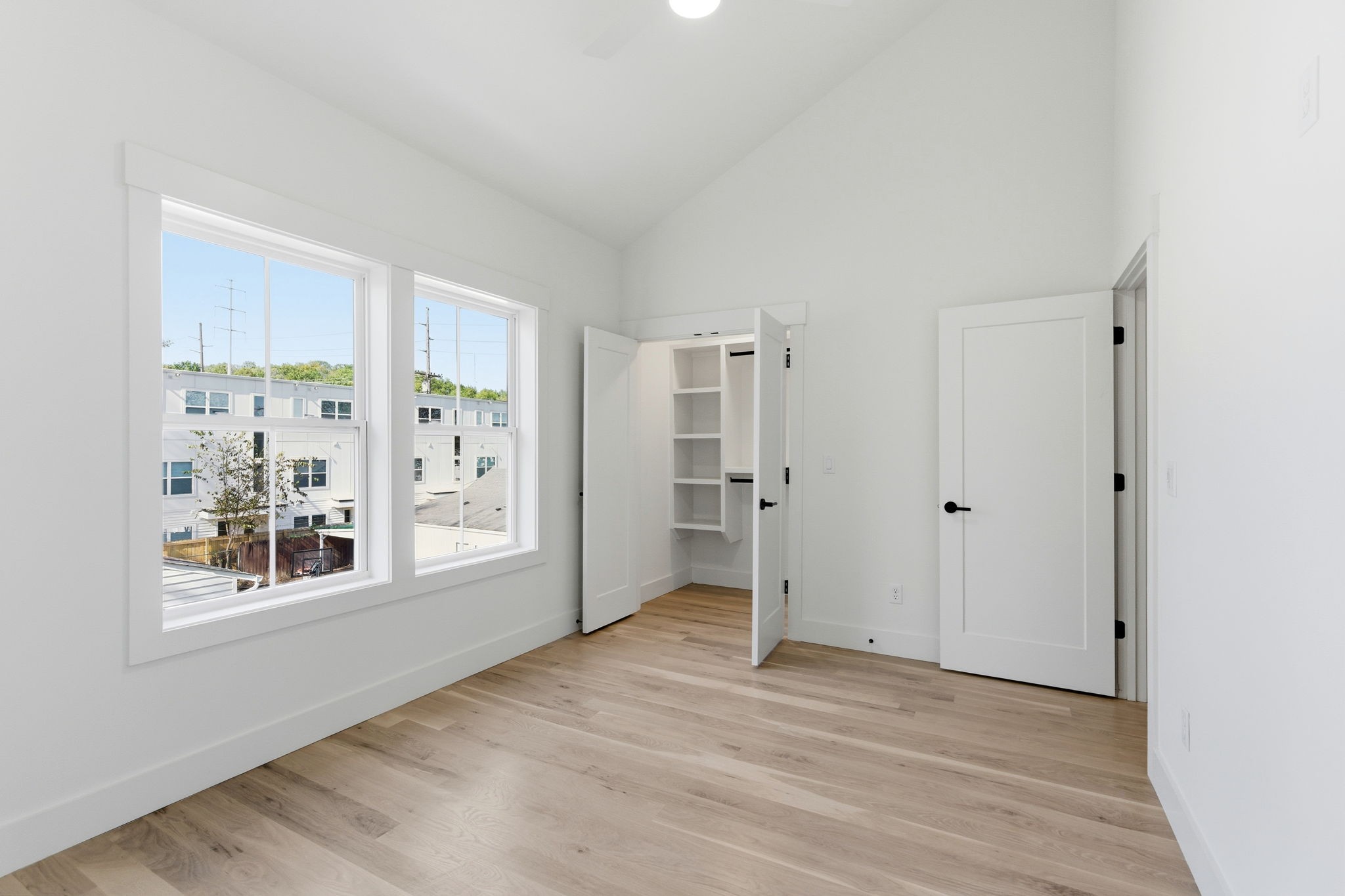 1020 W Kirkland Ave Unit: B
