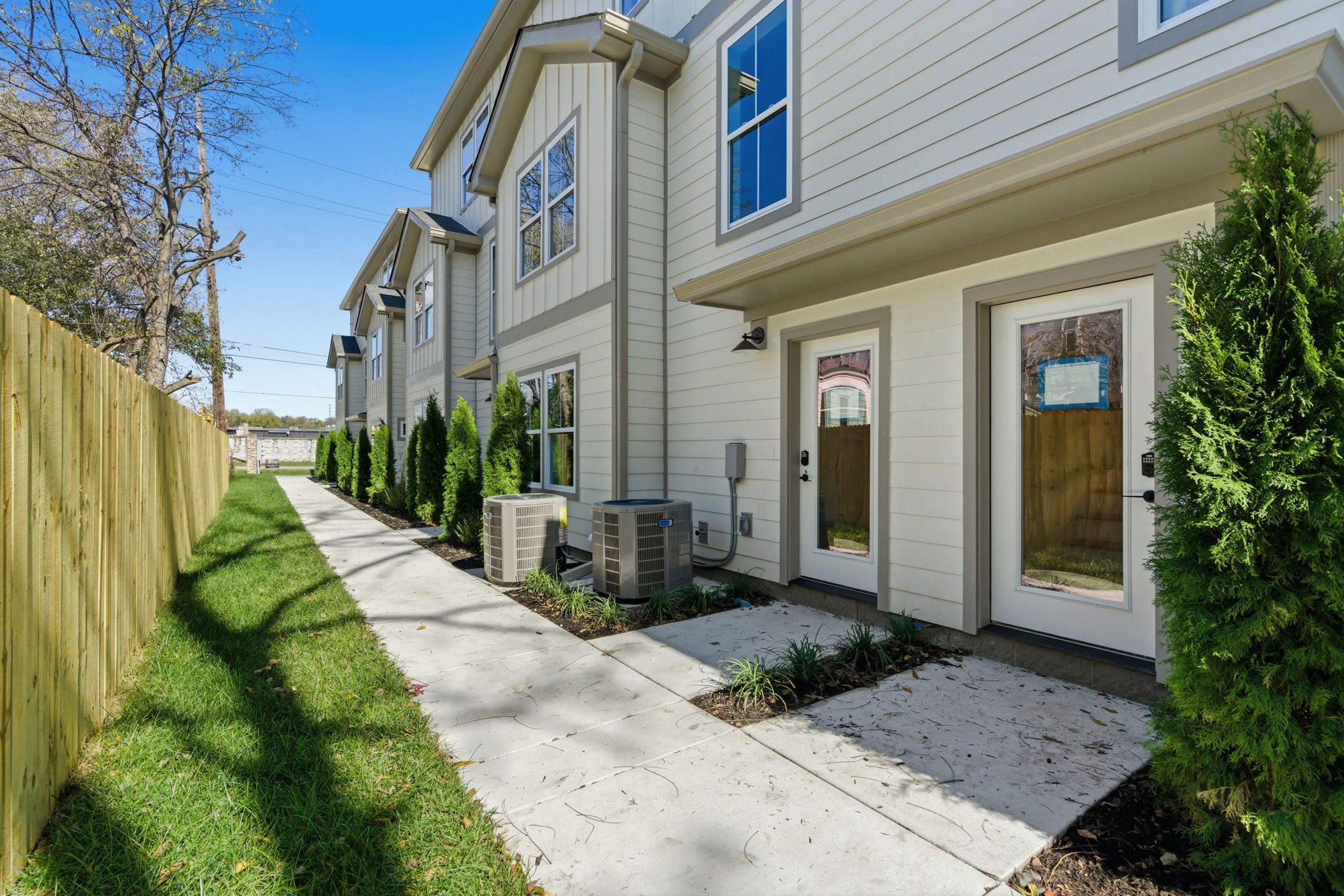 1020 W Kirkland Ave Unit: B